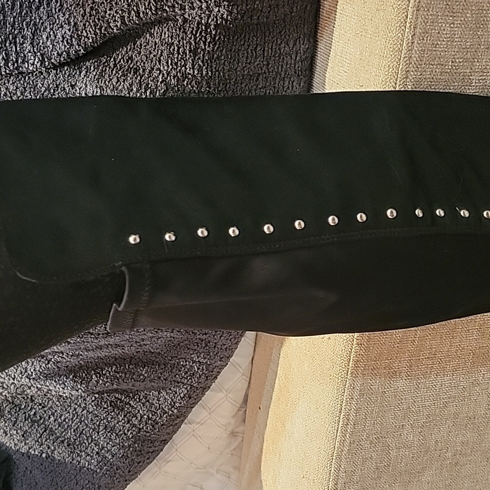Boots - Picture 3 of 4